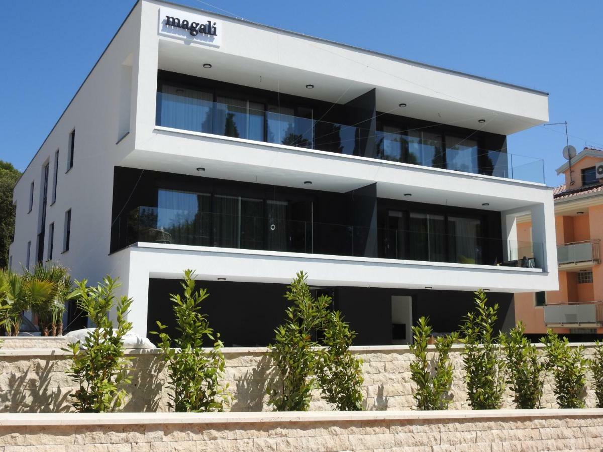 Luxury Apartments Magali 2 로비니 외부 사진