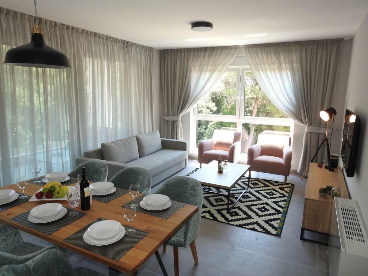 Luxury Apartments Magali 2 로비니 외부 사진