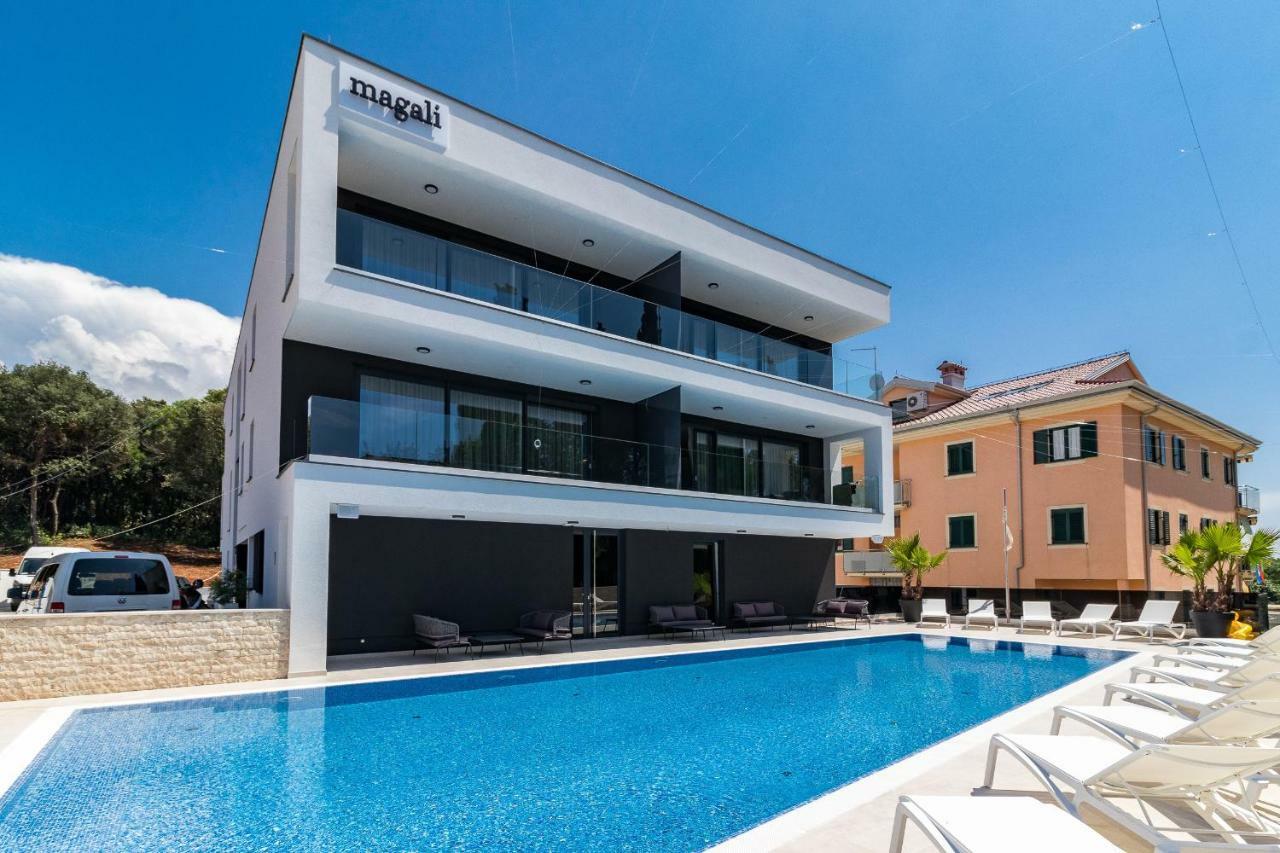 Luxury Apartments Magali 2 로비니 외부 사진