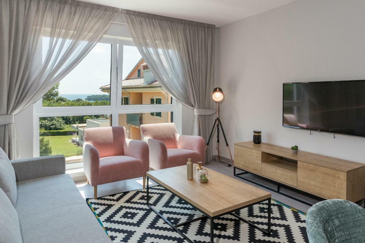 Luxury Apartments Magali 2 로비니 외부 사진