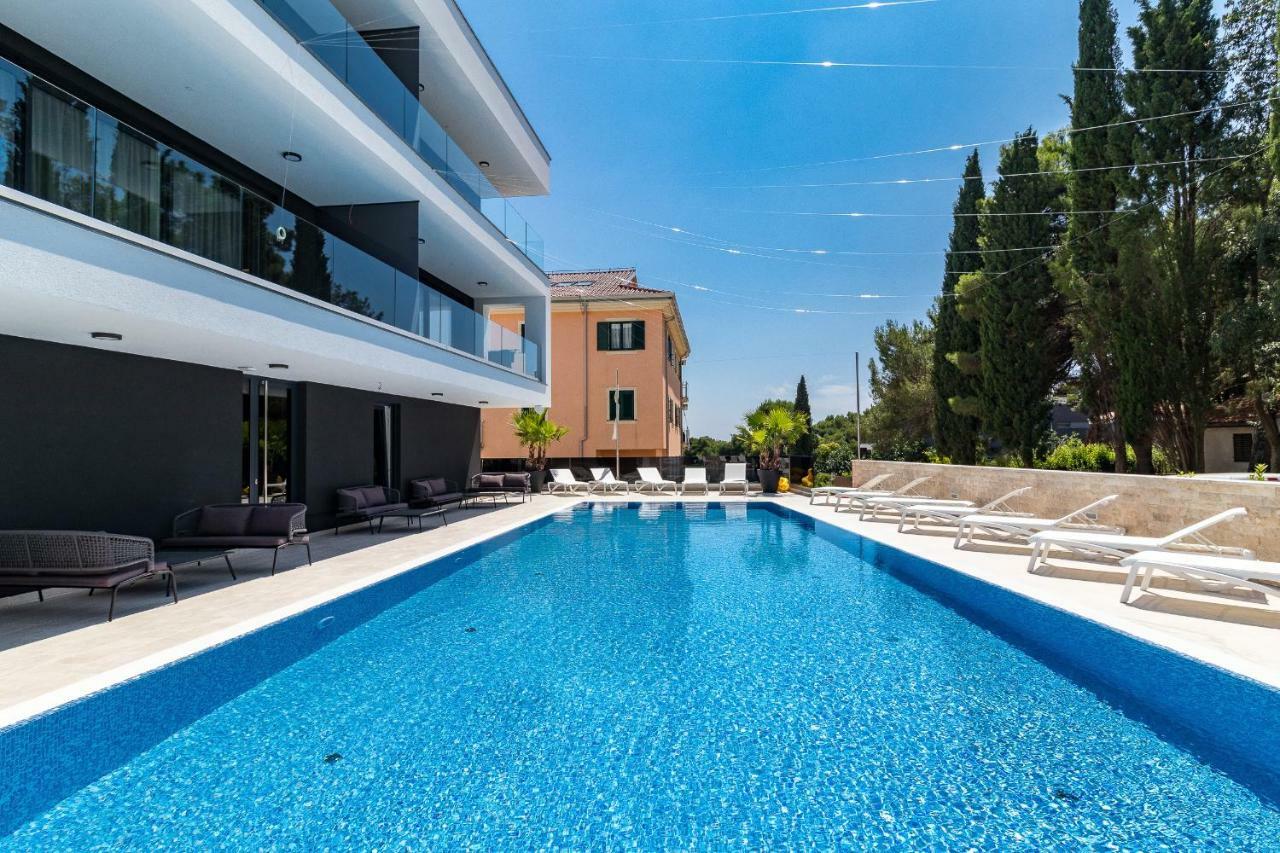 Luxury Apartments Magali 2 로비니 외부 사진