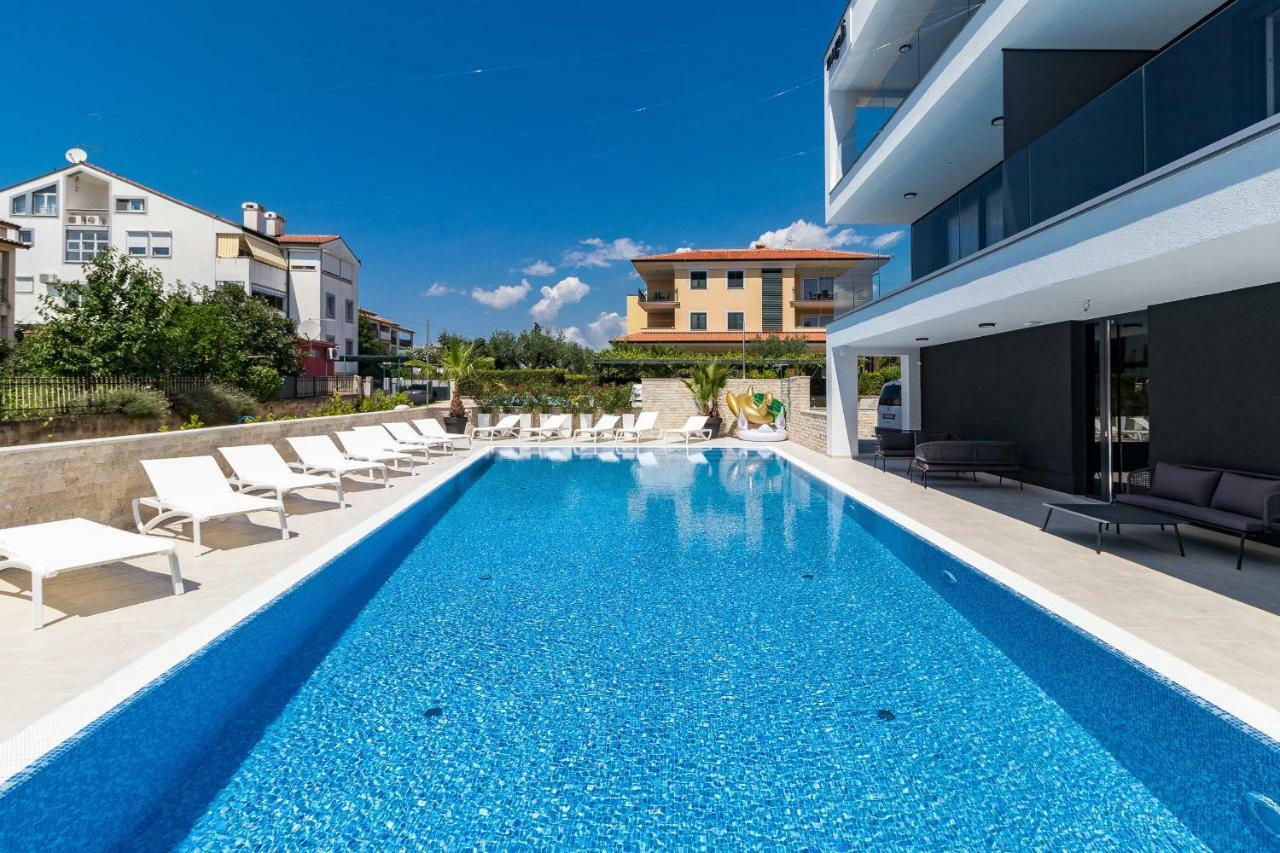 Luxury Apartments Magali 2 로비니 외부 사진