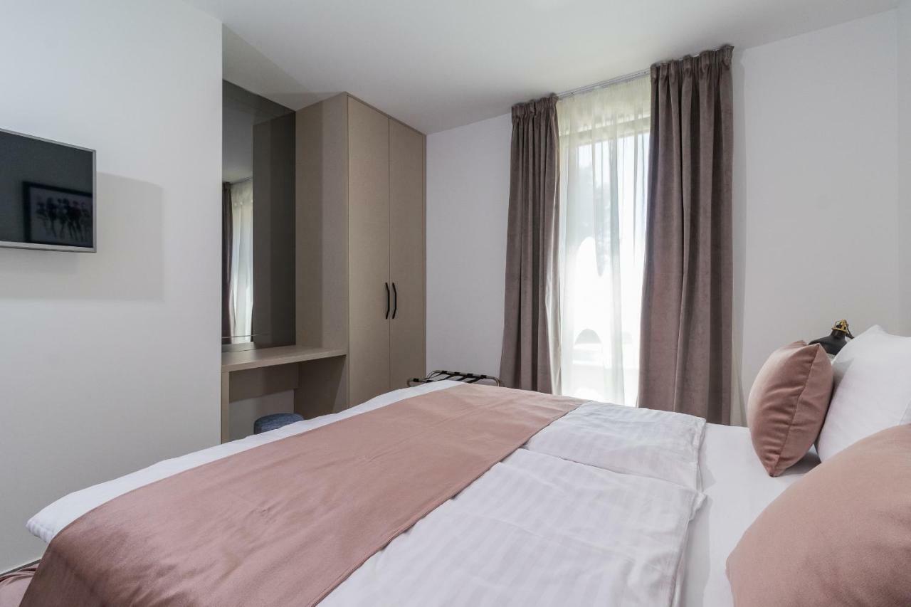 Luxury Apartments Magali 2 로비니 외부 사진