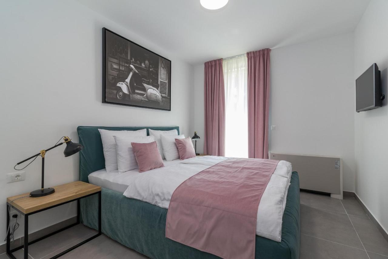 Luxury Apartments Magali 2 로비니 외부 사진