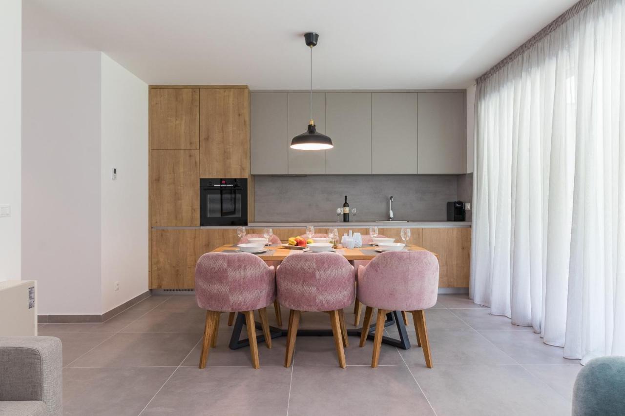 Luxury Apartments Magali 2 로비니 외부 사진